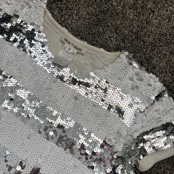 alice + olivia sequin striped short sleeve shirt grey white - Picture 6 of 6